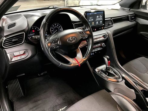 Used 2019 Hyundai Veloster 2.0 Premium image 16