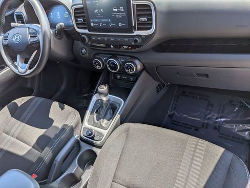 Used 2025 Hyundai Venue SEL FWD image 30
