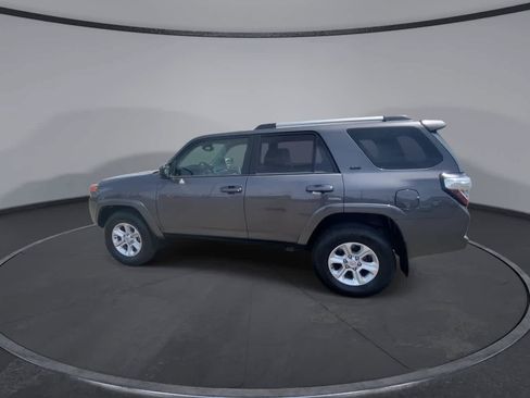 Certified 2022 Toyota 4Runner SR5 AWD/4WD image 5