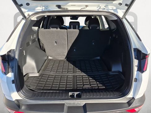 Used 2023 Hyundai Tucson Limited w/ Winter Package image 11