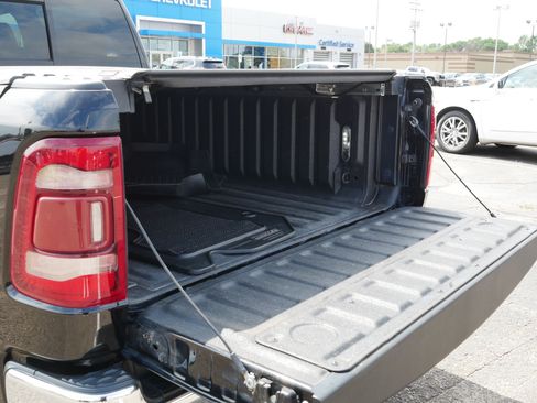 Used 2019 RAM 1500 Limited AWD/4WD image 18