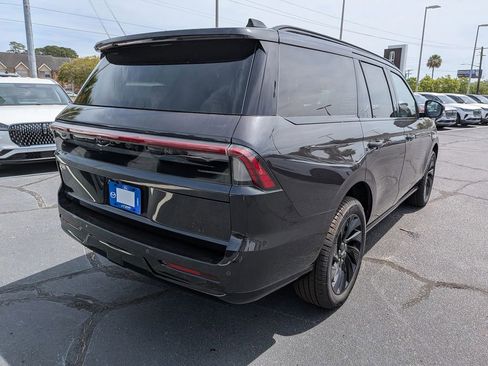 New 2026 Lincoln Navigator Reserve w/ Jet Appearance Package image 4