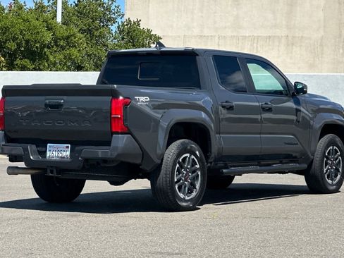 Used 2024 Toyota Tacoma TRD Sport w/ TRD Sport Upgrade Package image 2