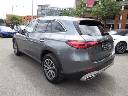Used 2023 Mercedes-Benz GLC 300 4MATIC image 2