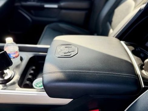 Used 2019 RAM 1500 Laramie RWD image 11