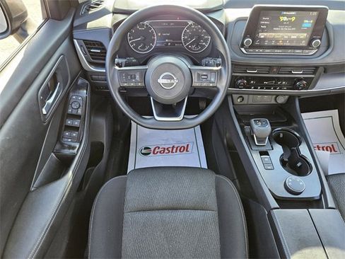 Used 2024 Nissan Rogue SV image 11