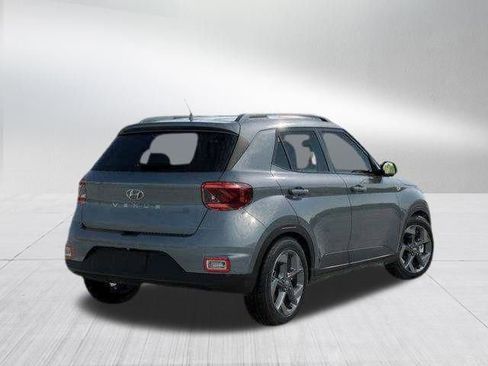 New 2026 Hyundai Venue SEL FWD image 4
