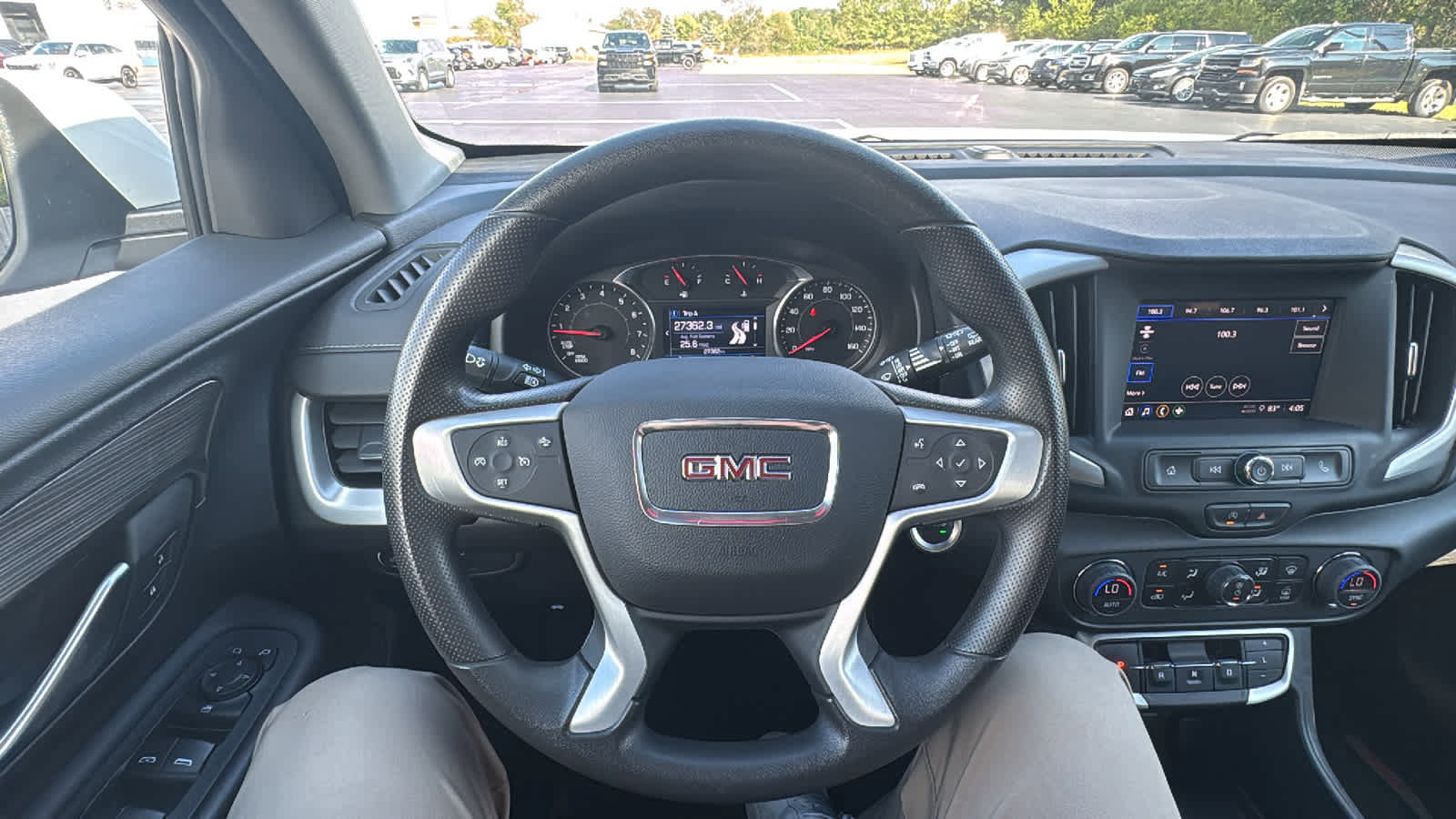 Used 2024 GMC Terrain SLE w/ Driver Convenience Package AWD/4WD image 10
