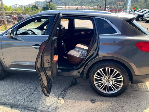 Used 2018 Lincoln MKX Reserve w/ Lincoln MKX Climate Package image 16