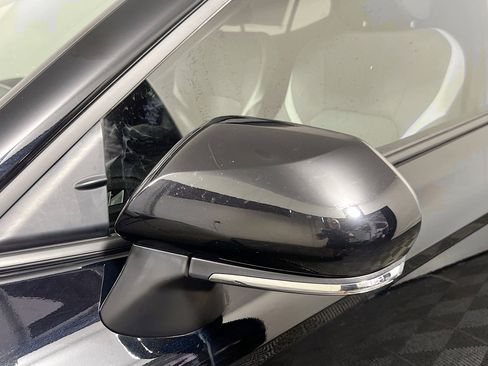 Used 2025 Toyota Camry SE w/ Convenience Package FWD image 12