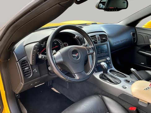 Used 2007 Chevrolet Corvette Coupe w/ Preferred Equipment Group RWD image 16