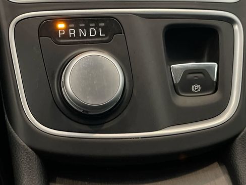 Used 2016 Chrysler 200 Limited w/ Convenience Group image 20