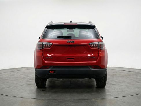Used 2025 Jeep Compass Trailhawk AWD/4WD image 7