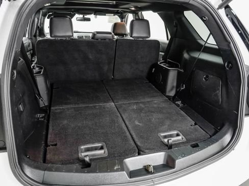 Used 2017 Ford Explorer XLT w/ Equipment Group 202A FWD image 28