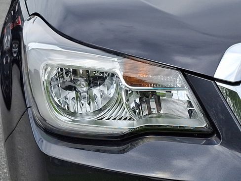 Used 2018 Subaru Forester 2.5i Premium AWD/4WD image 9