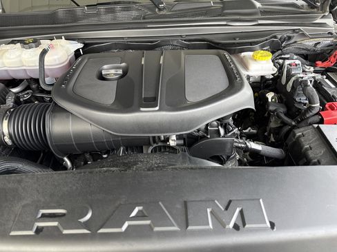 Used 2025 RAM 1500 Laramie w/ Sport Appearance Package AWD/4WD image 32