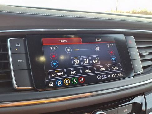 Used 2024 Buick Enclave Premium image 64