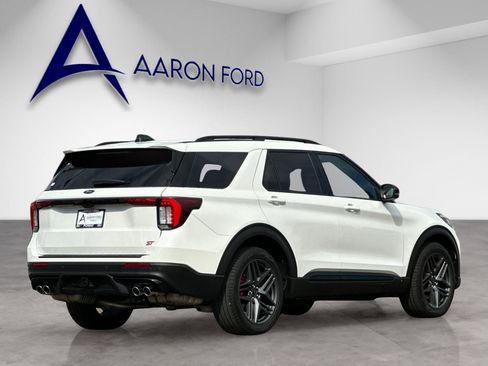 Used 2025 Ford Explorer ST image 5