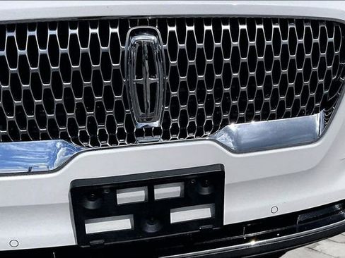 Used 2022 Lincoln Aviator AWD w/ Premium Package image 27