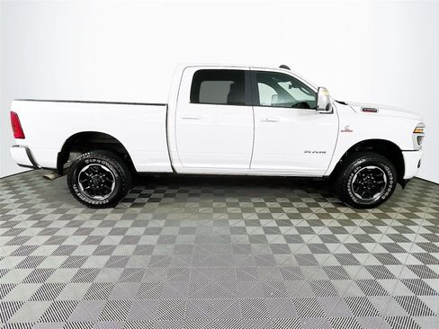 Used 2026 RAM 2500 Laramie AWD/4WD image 11