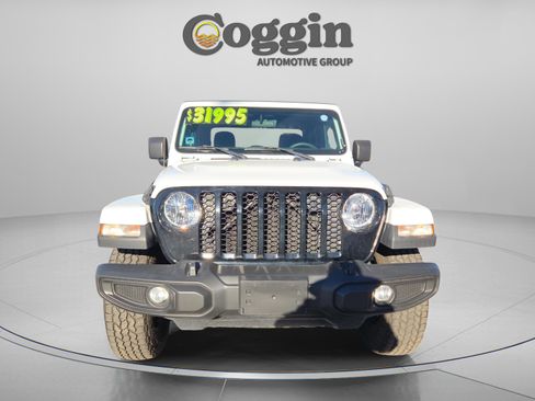 Used 2023 Jeep Gladiator Sport image 8