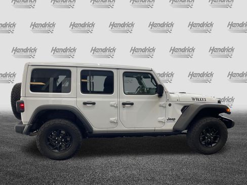 Used 2024 Jeep Wrangler Unlimited AWD/4WD image 11