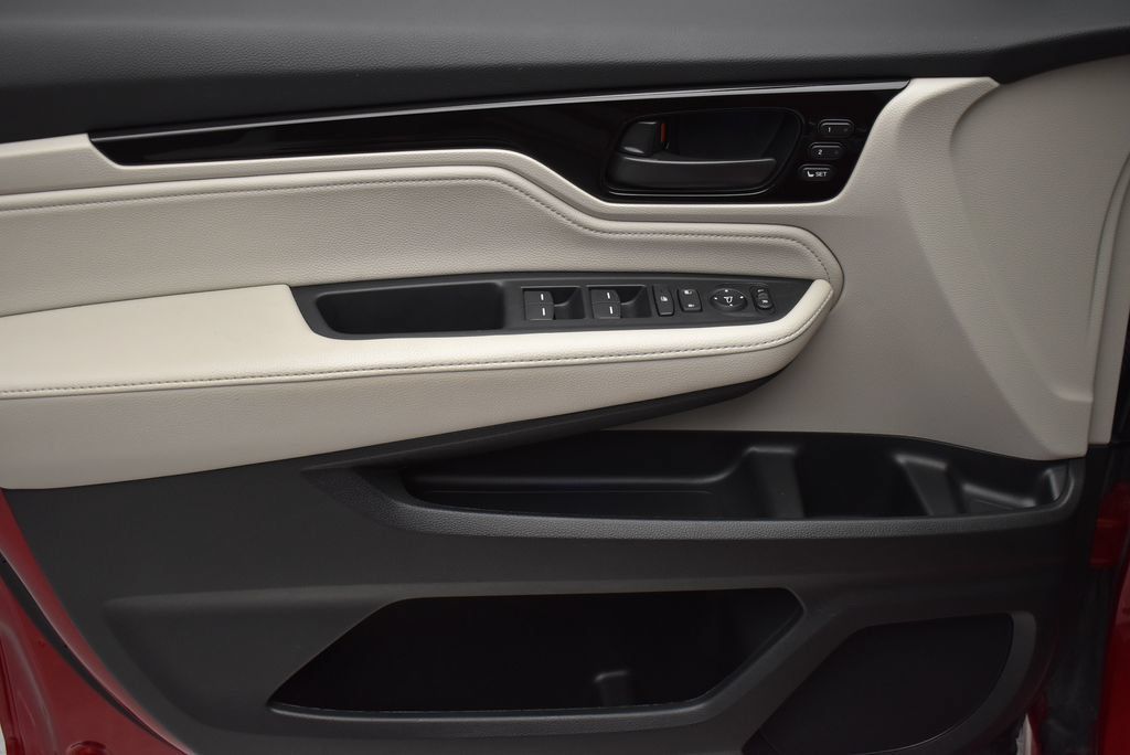 Used 2025 Honda Odyssey Touring image 11