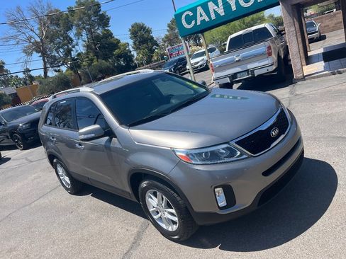 Used 2015 Kia Sorento LX FWD image 44