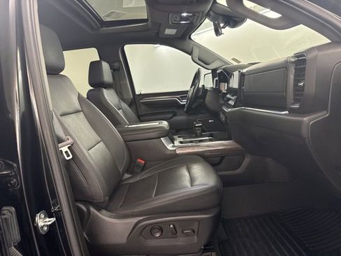 Used 2022 Chevrolet Silverado 1500 LTZ w/ Technology Package image 33