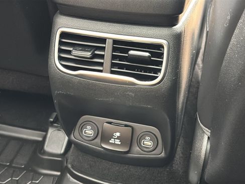Used 2023 Hyundai Santa Fe Calligraphy AWD/4WD image 43