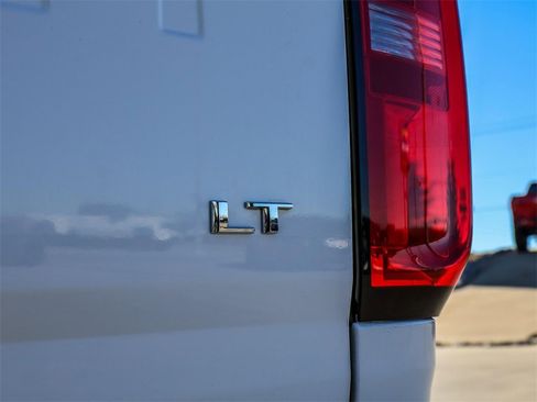 Used 2022 Chevrolet Colorado LT w/ Fleet Safety Package image 10