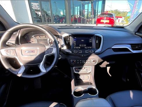 Used 2024 GMC Terrain SLT image 7
