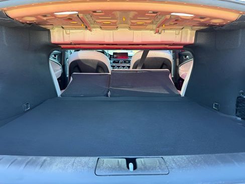 Used 2023 Genesis G70 2.0T image 9