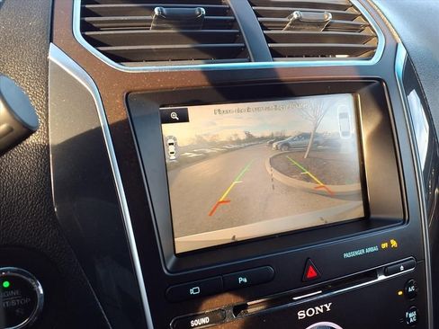 Used 2016 Ford Explorer Limited image 9