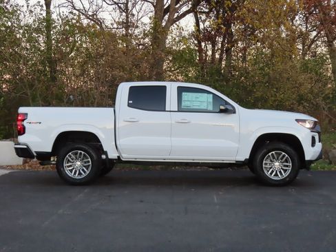 New 2026 Chevrolet Colorado LT image 2