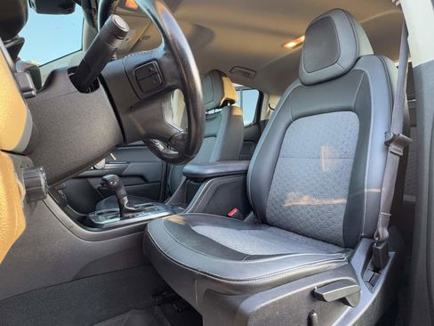 Used 2021 Chevrolet Colorado Z71 w/ Z71 Midnight Edition image 21