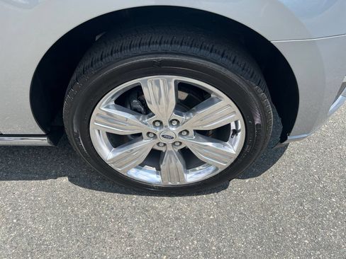Certified 2023 Ford Expedition Platinum AWD/4WD image 9