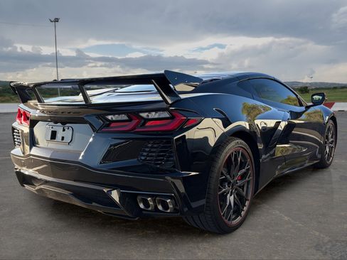 Used 2025 Chevrolet Corvette Stingray Coupe w/ 1LT RWD image 3