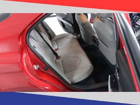 Used 2020 Toyota Camry SE image 26