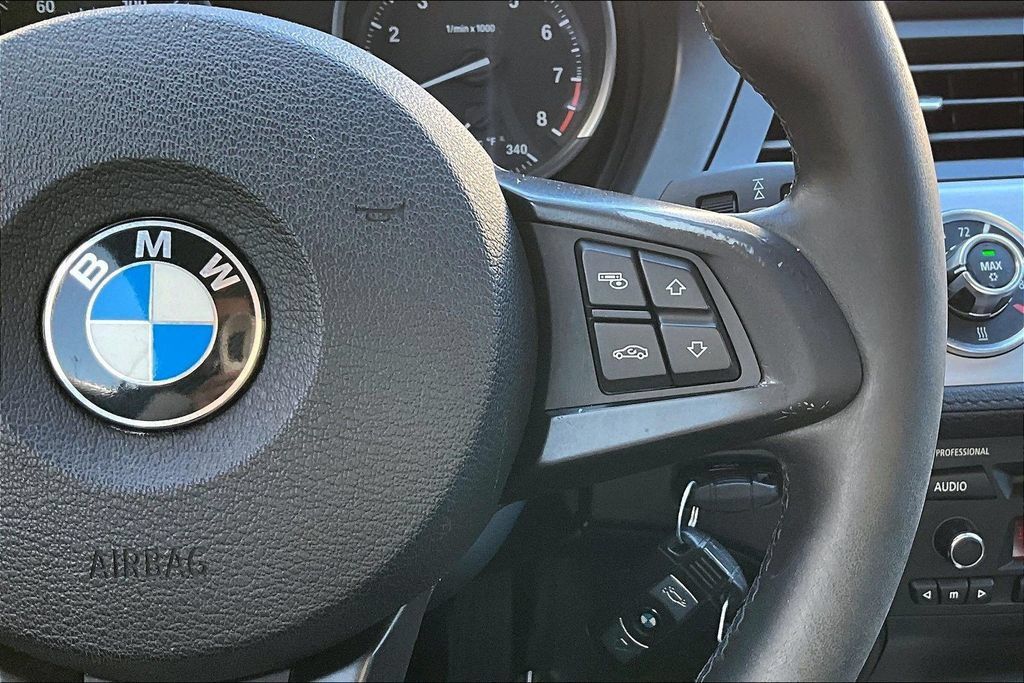 Used 2011 BMW Z4 sDrive35i RWD image 23
