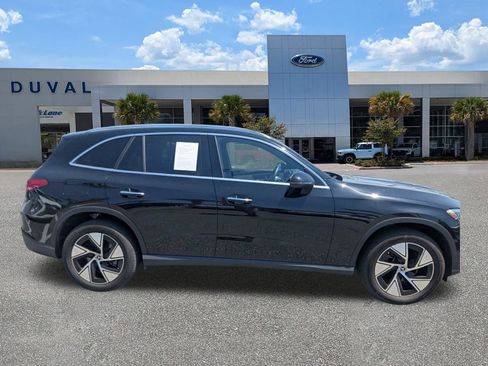 Used 2024 Mercedes-Benz GLC 300 4MATIC image 3