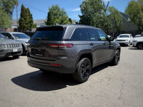 New 2026 Jeep Grand Cherokee Limited w/ Limited Altitude Package AWD/4WD image 8