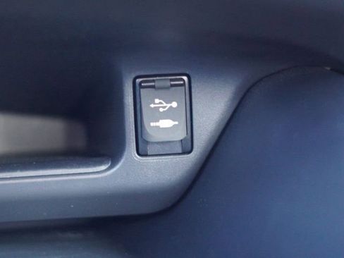 Used 2019 Toyota C-HR LE image 27