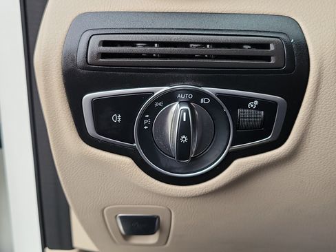 Used 2022 Mercedes-Benz GLC 300 image 12