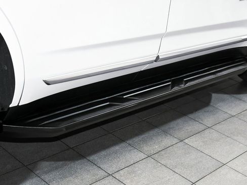 Used 2025 GMC Yukon Denali image 93