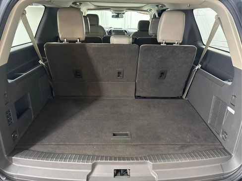 Used 2021 Ford Expedition Max Limited RWD image 16