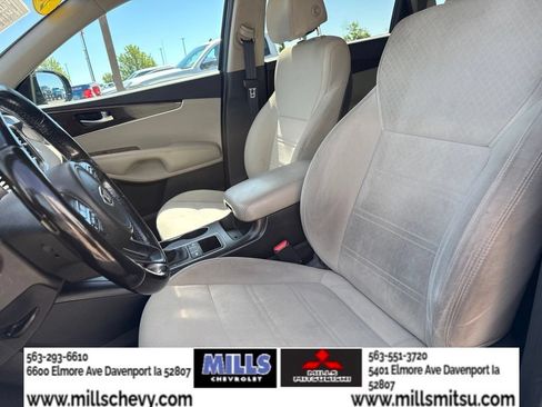 Used 2017 Kia Sorento FWD w/ LX Convenience Package image 12