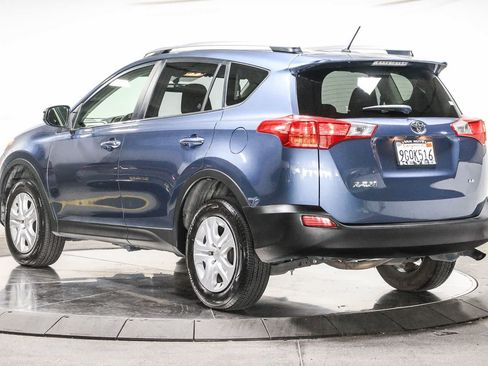 Used 2014 Toyota RAV4 LE FWD image 2