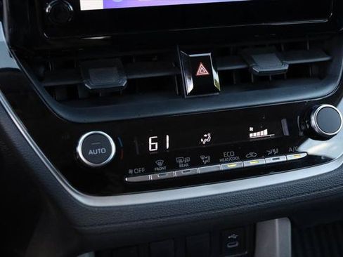 Certified 2025 Toyota Corolla Cross LE FWD image 18