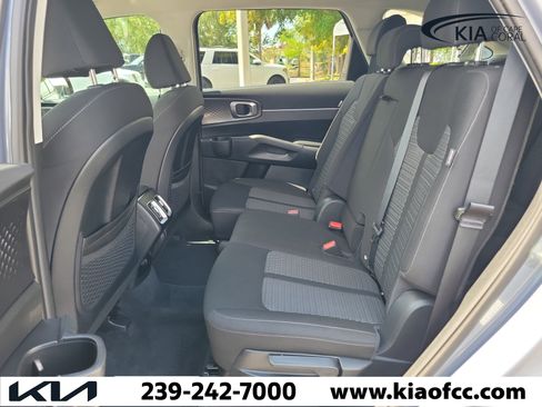 Certified 2025 Kia Sorento LX FWD image 12